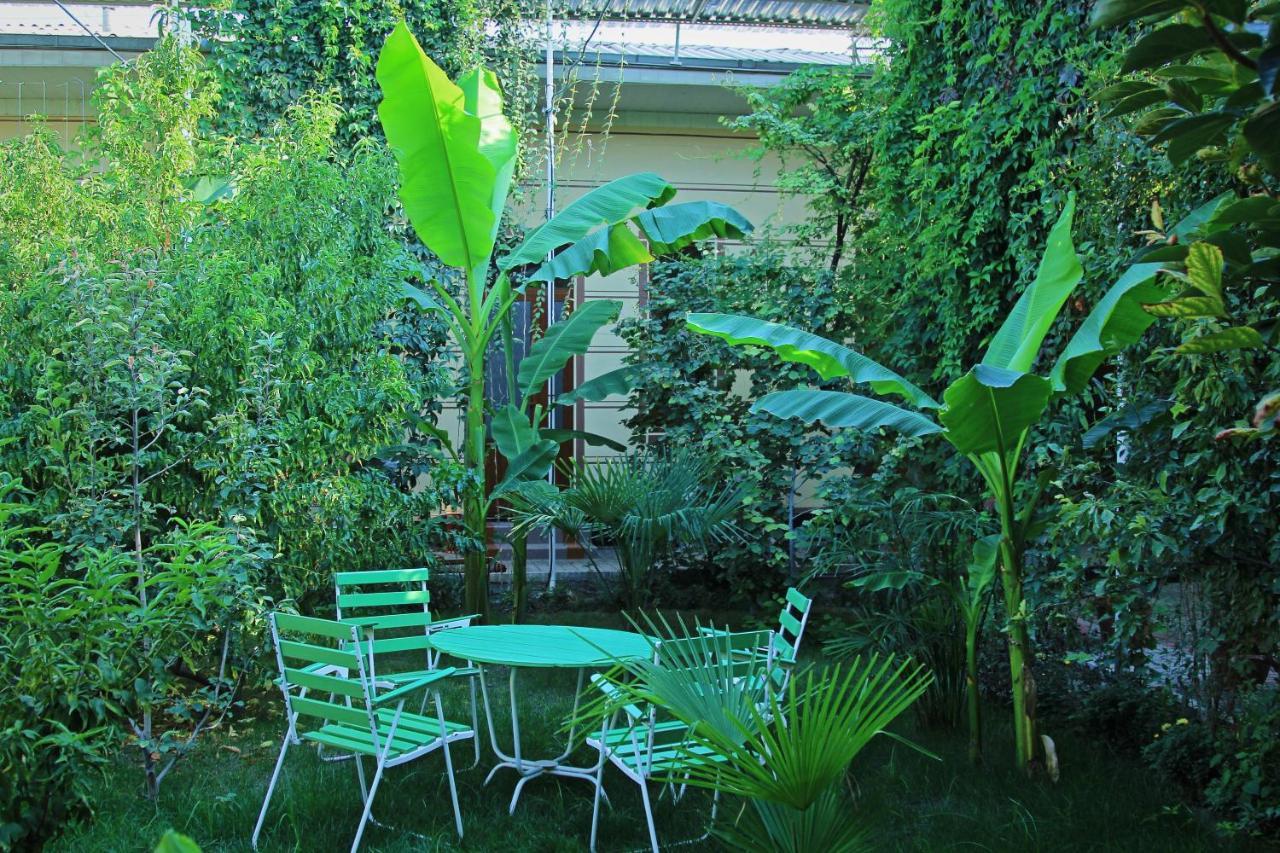 Evergreen Guesthouse Marghilon ภายนอก รูปภาพ