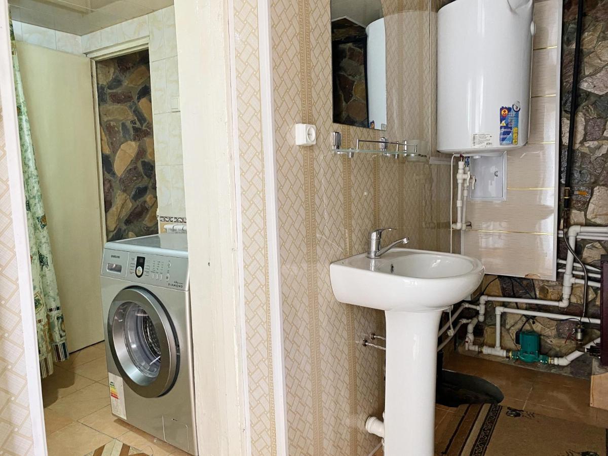 Evergreen Guesthouse Marghilon ภายนอก รูปภาพ