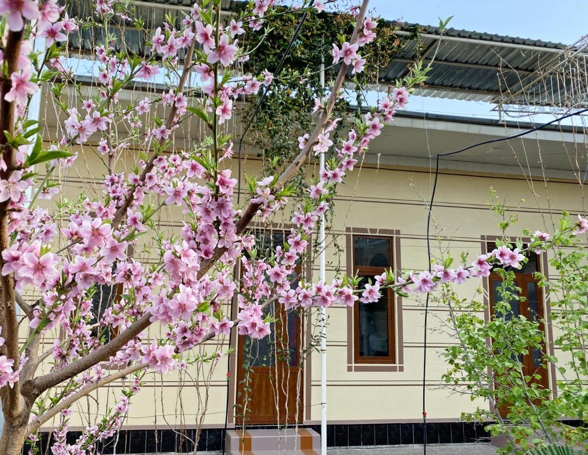 Evergreen Guesthouse Marghilon ภายนอก รูปภาพ